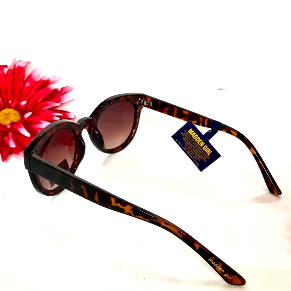 Madden Girl Sunglasses 😎 - Picture 6 of 10